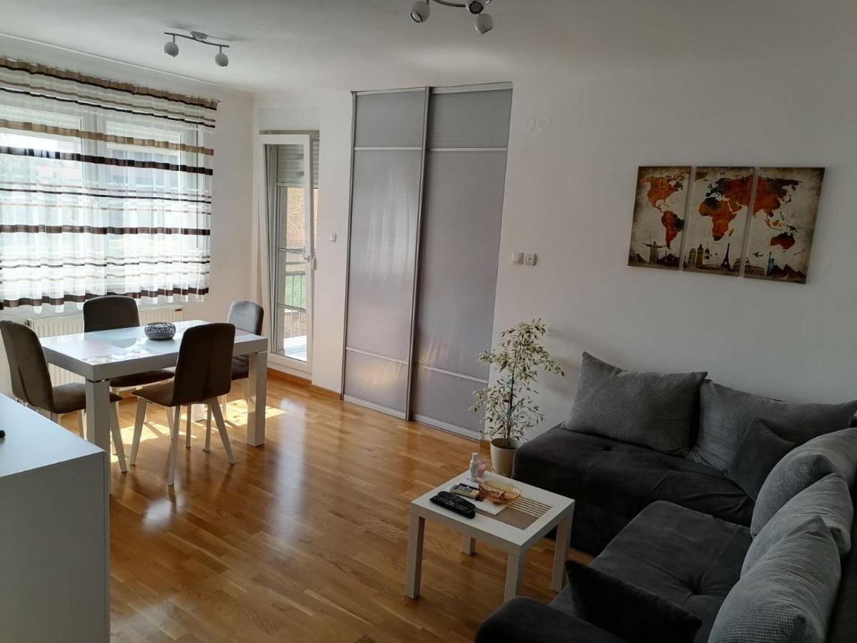 Paris Apartment -Free Private Parking Νόβι Σαντ Εξωτερικό φωτογραφία