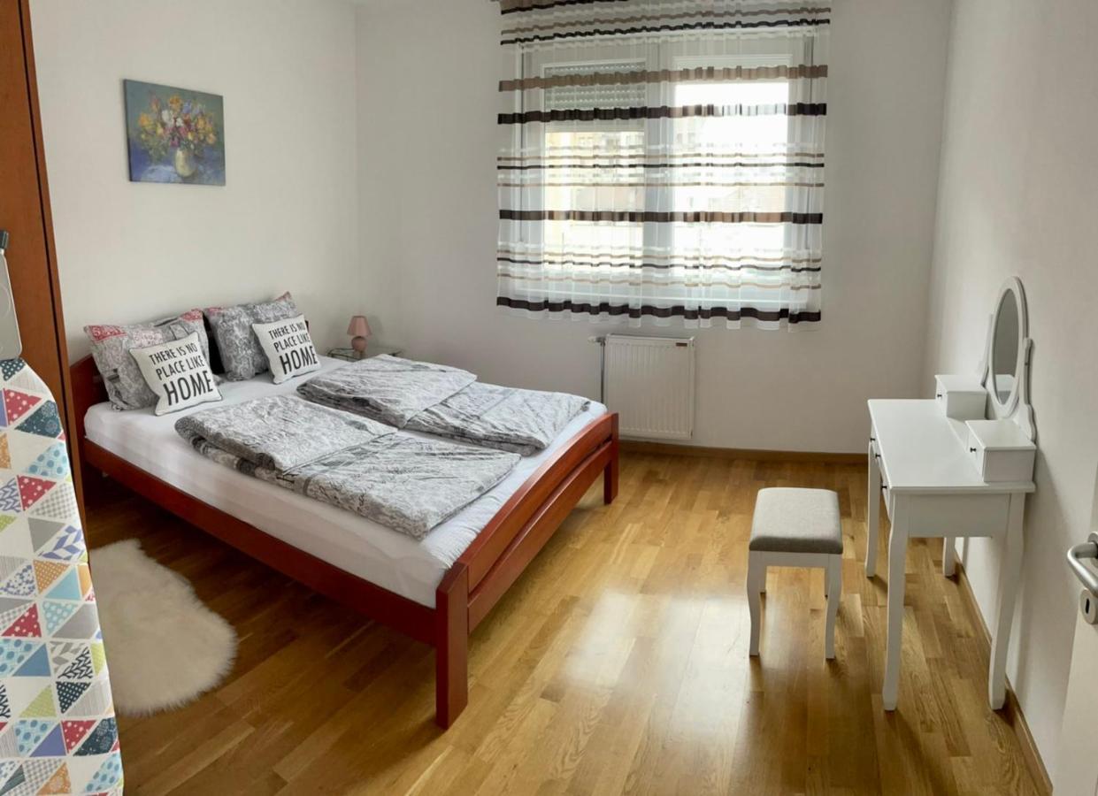 Paris Apartment -Free Private Parking Νόβι Σαντ Εξωτερικό φωτογραφία