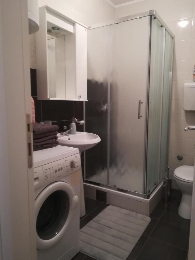 Paris Apartment -Free Private Parking Νόβι Σαντ Εξωτερικό φωτογραφία
